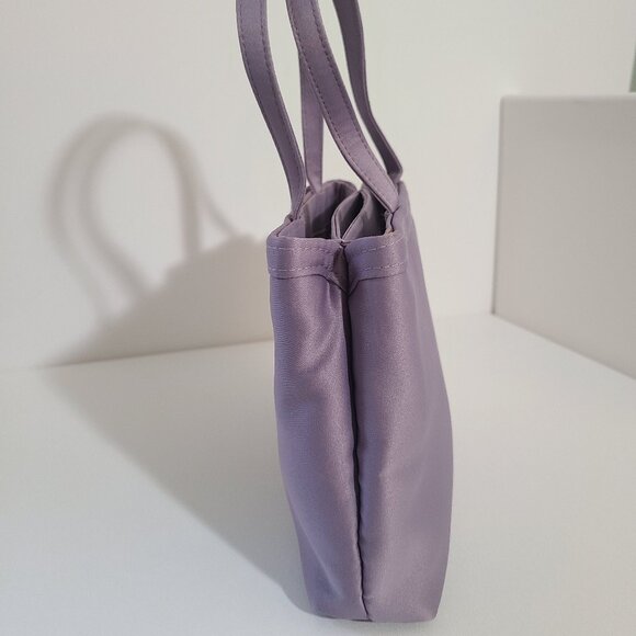 Lavender Silk Bloomingdale's Handbag - Elegant & Vintage - Picture 3 of 9
